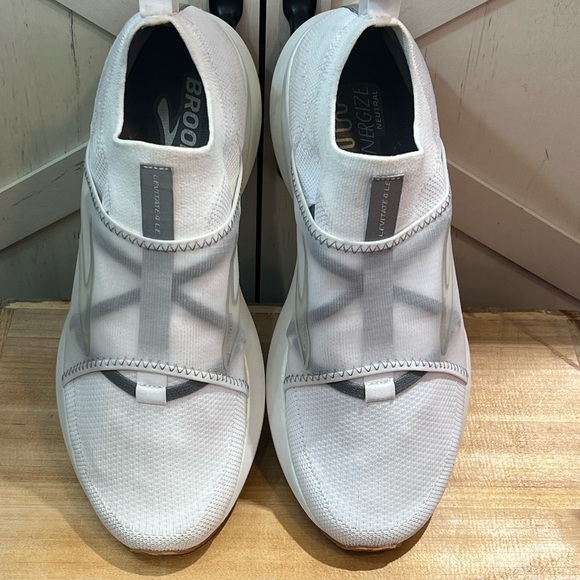 Brooks Levitate 4 LE (Limited Edition) Slip-on White Shoes Women’s Size 9.5 - Picture 6 of 10